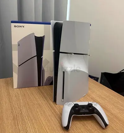 PS5 Slim 1Tb Disc Edition UAE Version With 1 Controller and Box