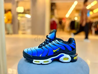 Nike Air Max Plus TN Black & White Sneakers - Good Condition