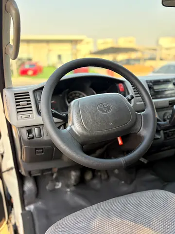 2013 Toyota HIACE — фото 8