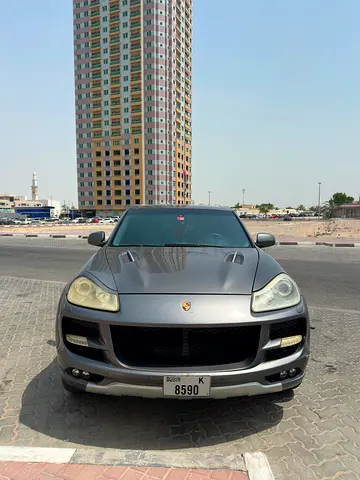 porsche cayenne excellent condition. recently serviced