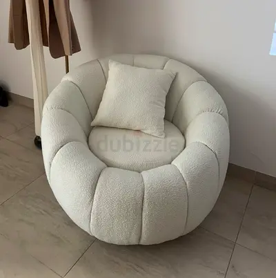 Beautiful Home Kode Lounge Chair – Like New | AED 2,000