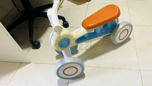 Lightweight toddler ride-on balance bike, good condition