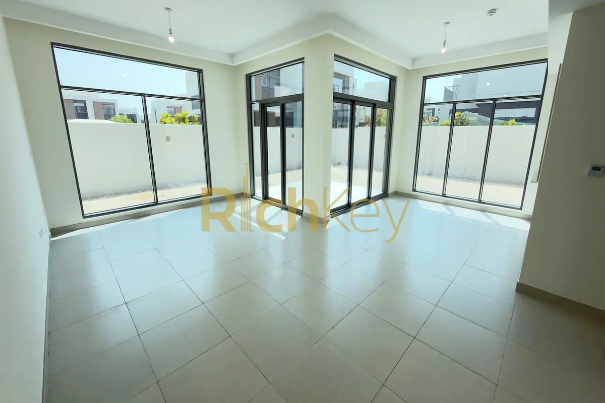 Close to Lagoon & Pool | Single Row | 3BR