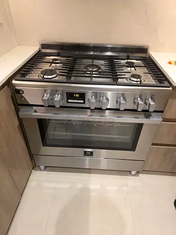 Electrolux Cooker Stove 90x60cm 5-Burner Gas Hob Cast-Iron Pan Supports  127L Fan Oven