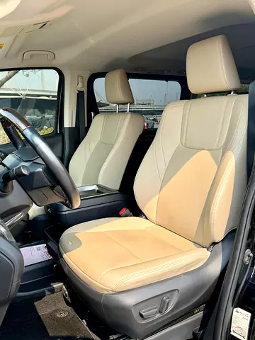 صورة 12 لـ 2023 Toyota GRANVIA