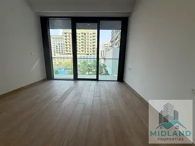 شقة حديثة بغرفة نوم واحدة | كورو ون | إطلالات على الشرفة والفناء | تخطيط مفتوح غير مفروش