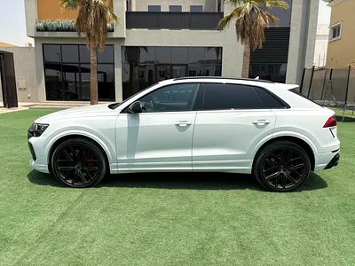 2025 AUDI RS Q8 photo 5