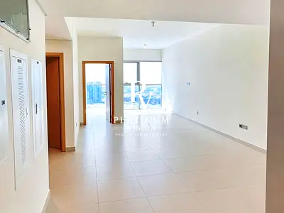 HIGH FLOOR! Vacant 2BR w/ Balcony | Kitchen Appliances