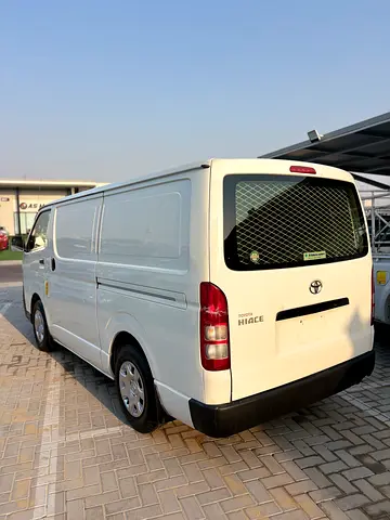 2013 Toyota HIACE — фото 5