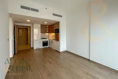 Townhouse view | Mid Floor | Rented