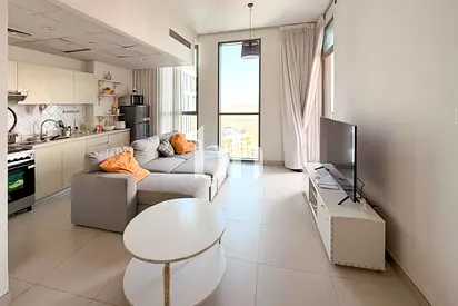 Spacious and Bright | Unfurnished | High Floor