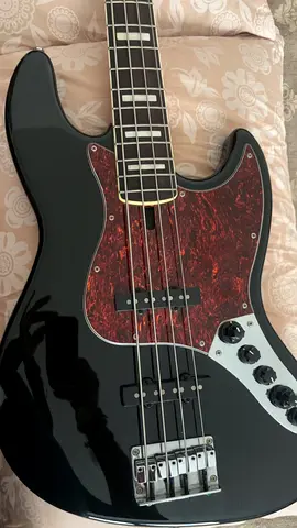4 String Sire Bass Guitar Marcus Miller V7