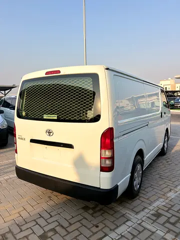 2013 Toyota HIACE — фото 4