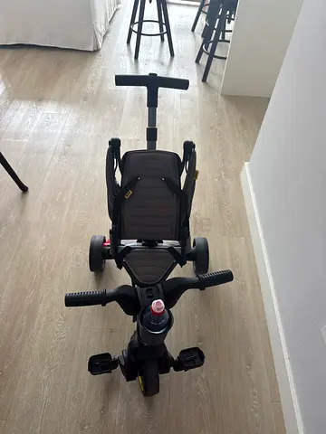 Compact tricycle stroller with parent handle - good condition