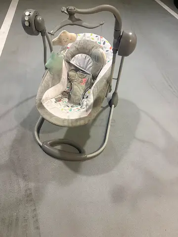 Baby item swinging cradle