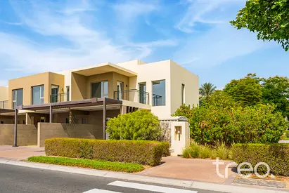 Prime Location | Corner Unit | Internal Road