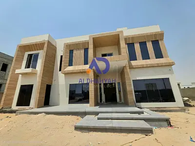 فيلا مودرن للبيع في حوشي 5 غرف 10,000 قدم