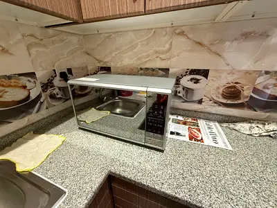 countertop microwave oven - very good working condition