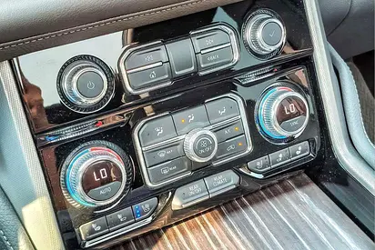 صورة 16 لـ 2021 GMC YUKON