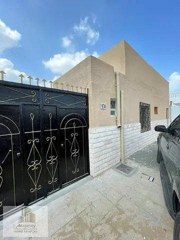 للبيع بيت عربي في الغافية نضيف وواسع مؤجر مناسب للاستثمار
