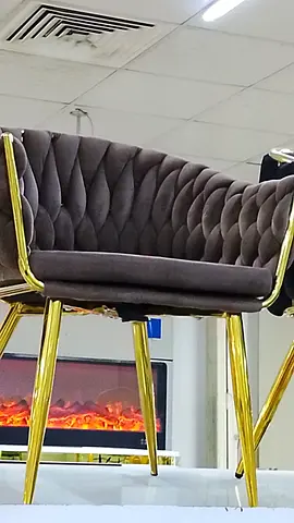 Elegant Modern Velvet Armchair for Cozy Spaces