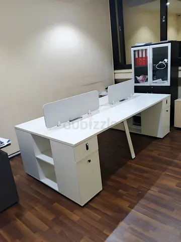4 person workstation