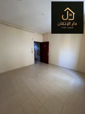 *ستديو بوطينة  يوجد تكييف مركزي  موقع ممتاز  *