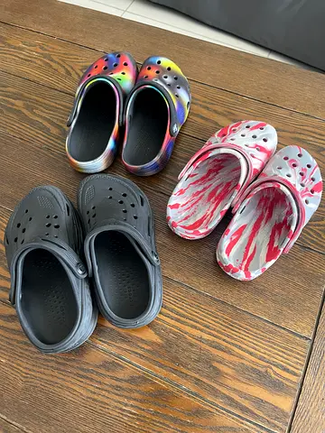 Lot of 3 casual clog shoes (black, rainbow, pink tie-dye) - size 13 original crocs