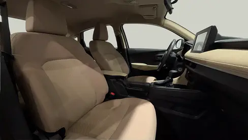 2024 Toyota YARIS photo 6