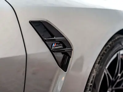 2025 BMW M4 照片 9