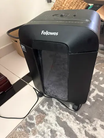 Fellowes shredder