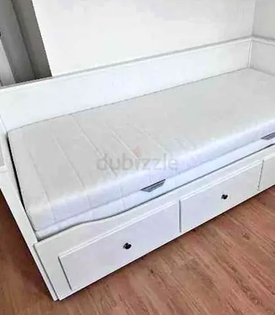 IKEA hamness daybed with 3 big storage drawers and 2 IKEA mattresses.