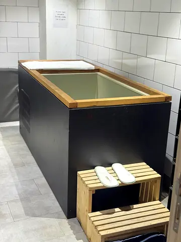 Wooden ice bath / Cold Plunge Tub Ready to Install