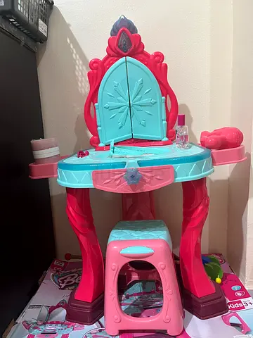 Kids pink & teal vanity play set with stool (good condition)