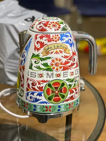 Smeg x Dolce & Gabbana Electric Kettle – Italian Luxury Design. Brand New
