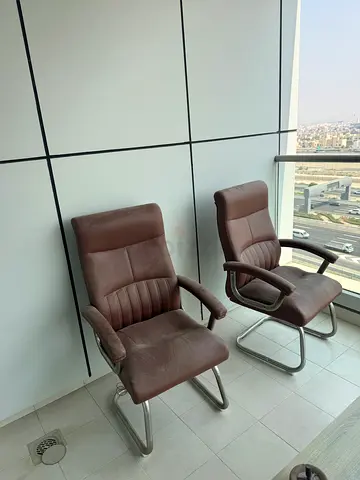 Set of 2 brown visitor/office chairs with chrome base