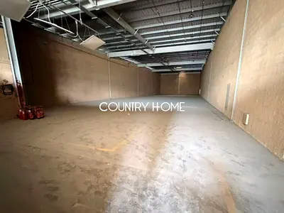 Spacious Warehouse | Ideal Storage Hub