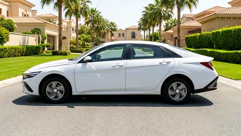 2025 Hyundai ELANTRA 照片 3