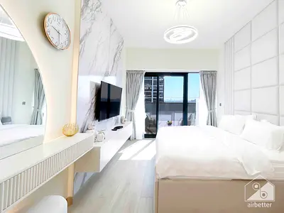 Studio with Balcony l All Bills Inc l Free Wifi - Parking - Cleaning l No Commission