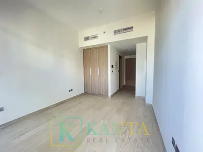 استوديو غير مفروش | تكييف مجاني | إطلالة جزئية على البحيرة