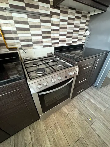 Stainless steel freestanding gas range with oven - good condition