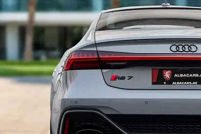صورة 6 لـ 2021 AUDI RS7