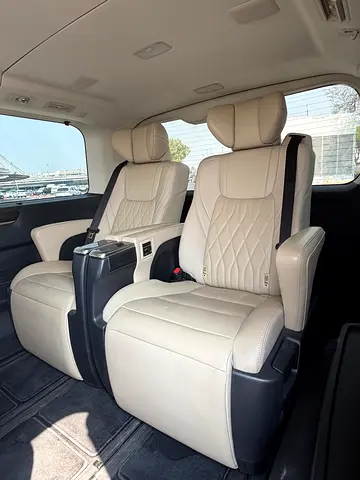 صورة 15 لـ 2023 Toyota GRANVIA