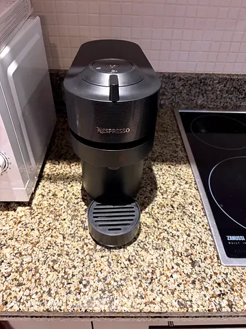 Nespresso Vertuo Coffee Machine - Great condition