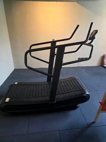 Stealth Elite Curved Treadmill - new brand - 2 years warranty