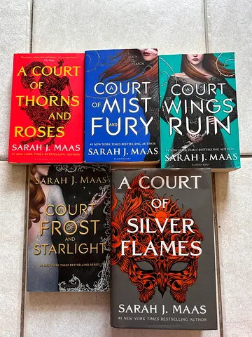 Set of 5 Sarah J. Maas - A Court of Thorns and Roses series (paperback and hardback)