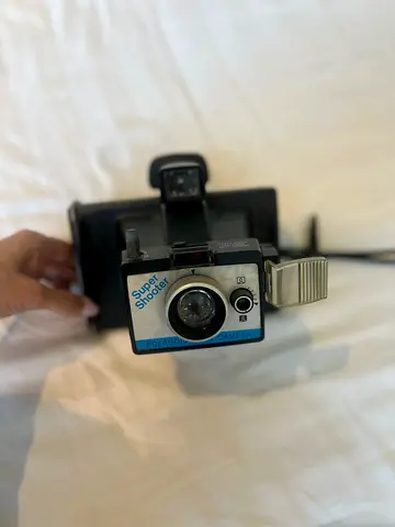Vintage Polaroid Super Shooter Instant Camera - Classic Collectible