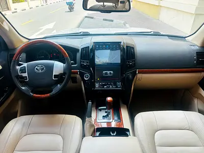 صورة 8 لـ 2014 Toyota LAND CRUISER