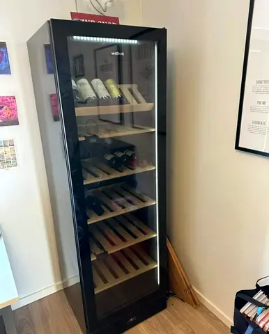Vestfrost freestanding wine cooler / cellar - holds multiple bottles, glass door