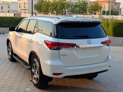 2017 Toyota FORTUNER — фото 6